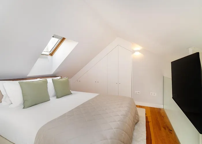 Whome Trendy Cedofeita Loft - Luxe & Light-filled