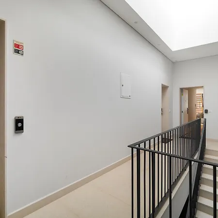 Whome Trendy Cedofeita Loft - Luxe & Light-filled Daire Porto