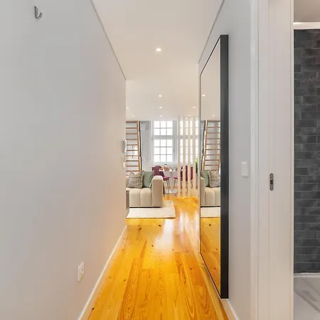 Daire Whome Trendy Cedofeita Loft - Luxe & Light-filled