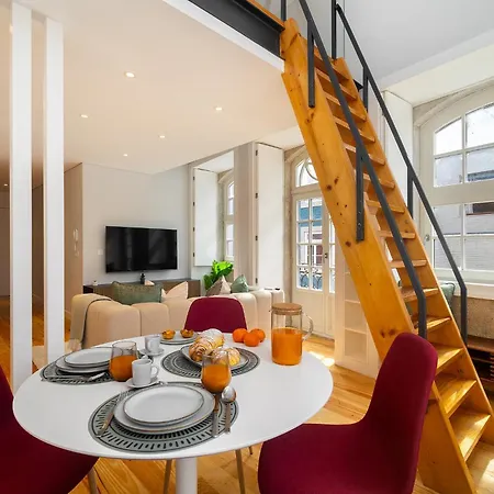 Whome Trendy Cedofeita Loft - Luxe & Light-filled Daire Porto